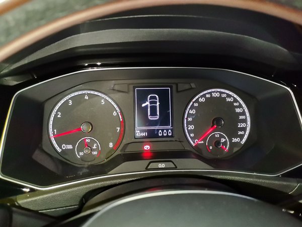 Volkswagen T-ROC 2018, 43400 км, за 10310 USD - фото 11