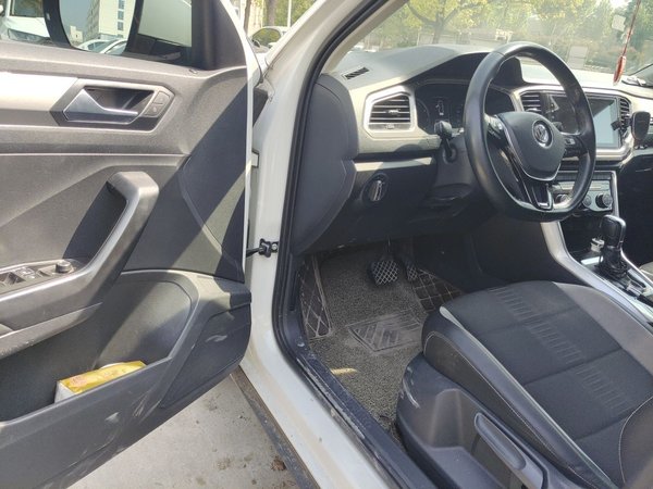 Volkswagen T-ROC 2018, 92000 км, за 8970 USD - фото 19