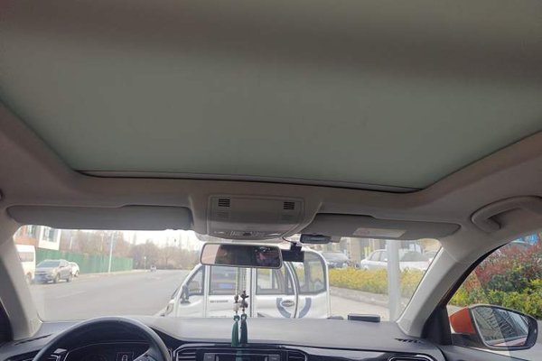 Volkswagen T-ROC 2018, 163900 км, за 9997 USD - фото 15