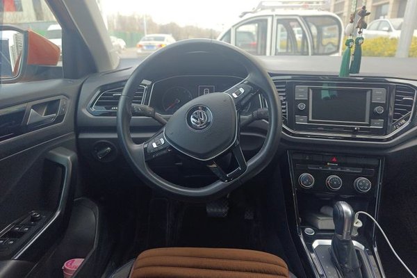 Volkswagen T-ROC 2018, 163900 км, за 9997 USD - фото 9