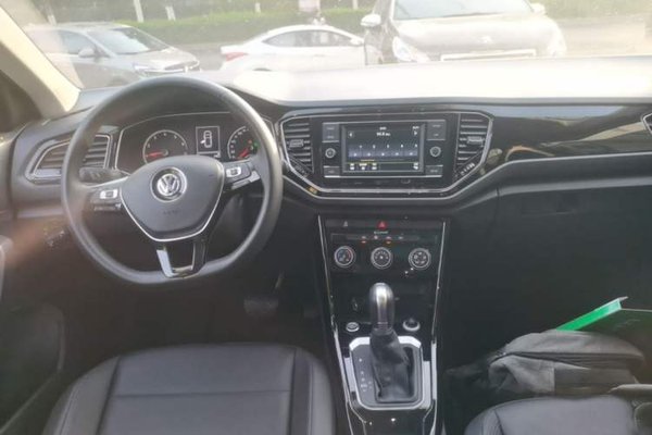 Volkswagen T-ROC 2018, 68000 км, за 10555 USD - фото 23