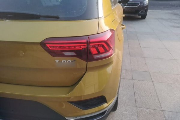 Volkswagen T-ROC 2018, 68000 км, за 10555 USD - фото 19