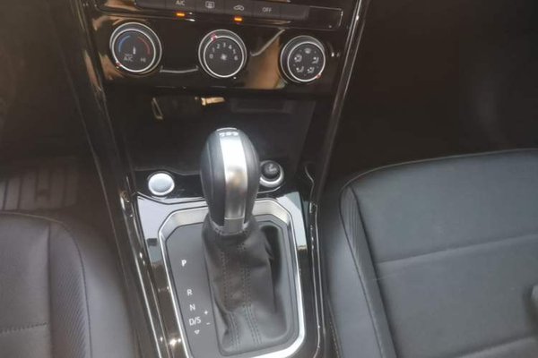 Volkswagen T-ROC 2018, 68000 км, за 10555 USD - фото 27