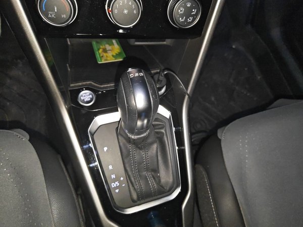Volkswagen T-ROC 2019, 48600 км, за 10277 USD - фото 15