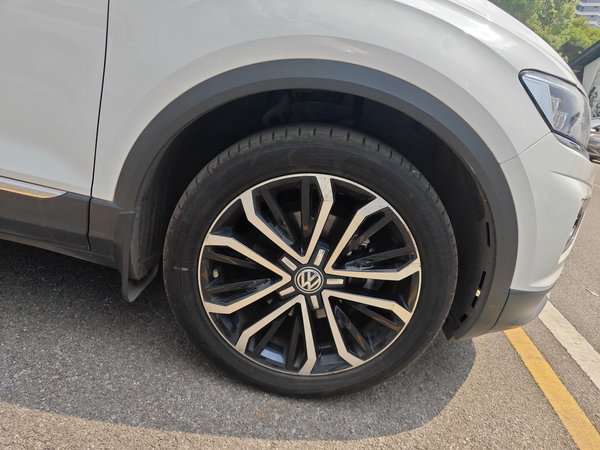 Volkswagen T-ROC 2019, 75300 км, за 11023 USD - фото 8