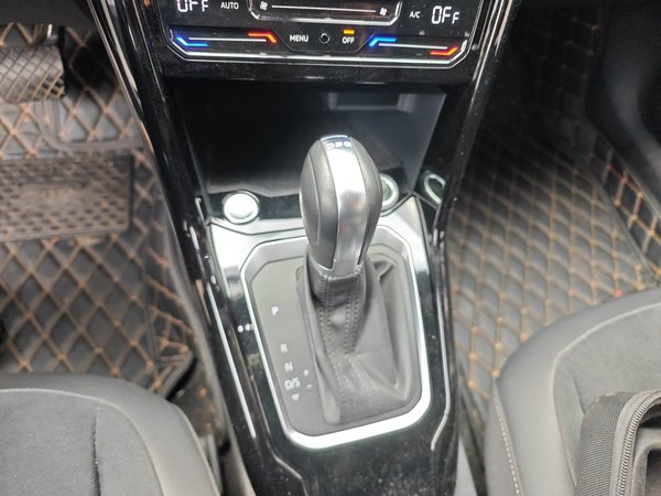 Volkswagen T-ROC 2019, 75300 км, за 11023 USD - фото 13