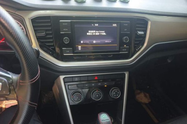 Volkswagen T-ROC 2019, 89900 км, за 9364 USD - фото 10