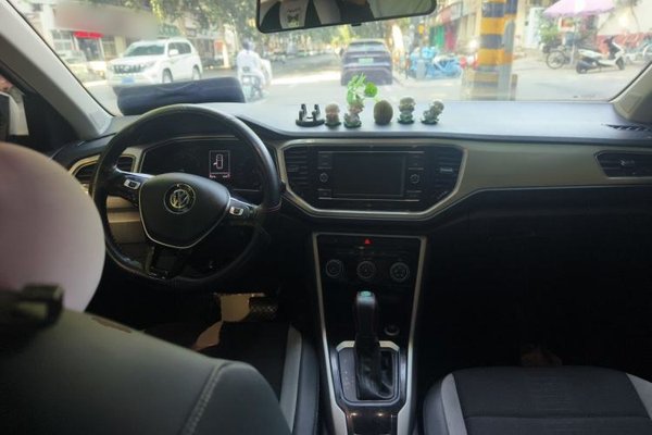 Volkswagen T-ROC 2019, 89900 км, за 9364 USD - фото 6