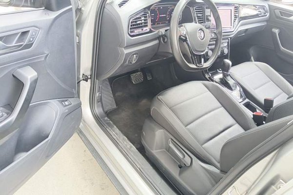 Volkswagen T-ROC 2020, 79200 км, за 11127 USD - фото 18
