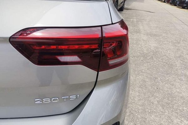 Volkswagen T-ROC 2020, 79200 км, за 11127 USD - фото 9