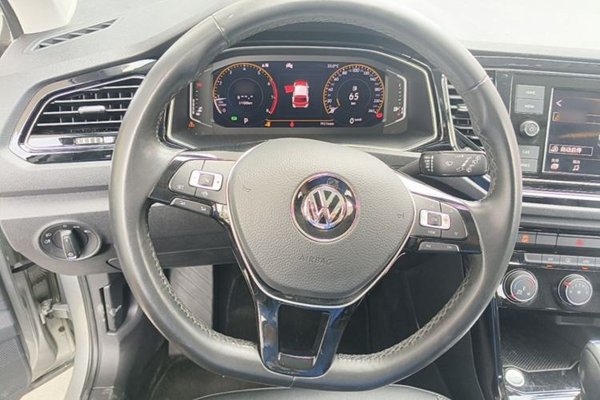Volkswagen T-ROC 2020, 79200 км, за 11127 USD - фото 13