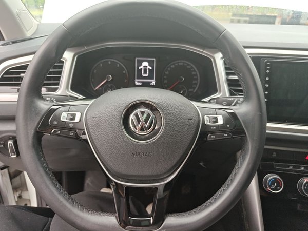 Volkswagen T-ROC 2020, 58300 км, за 11226 USD - фото 14