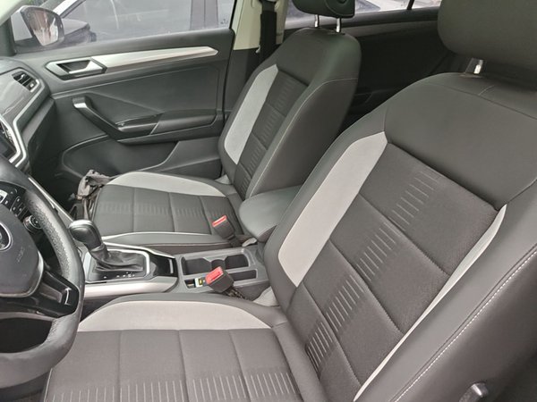 Volkswagen T-ROC 2020, 58300 км, за 11226 USD - фото 18