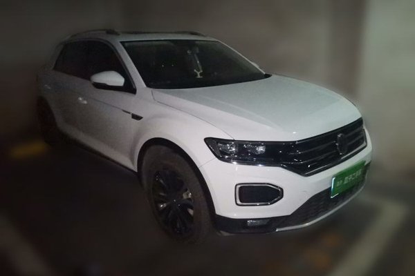 Volkswagen T-ROC 2020, 72600 км, за 11092 USD