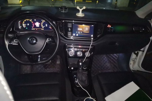 Volkswagen T-ROC 2020, 72600 км, за 11092 USD - фото 18