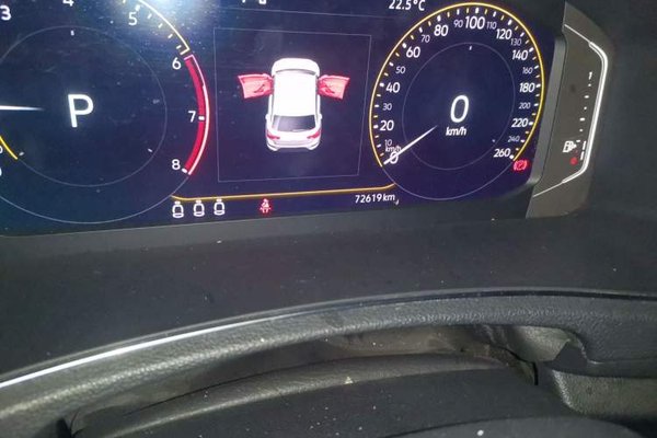 Volkswagen T-ROC 2020, 72600 км, за 11092 USD - фото 11