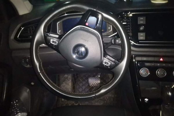 Volkswagen T-ROC 2020, 72600 км, за 11092 USD - фото 9