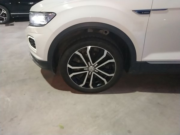 Volkswagen T-ROC 2020, 75900 км, за 12854 USD - фото 8