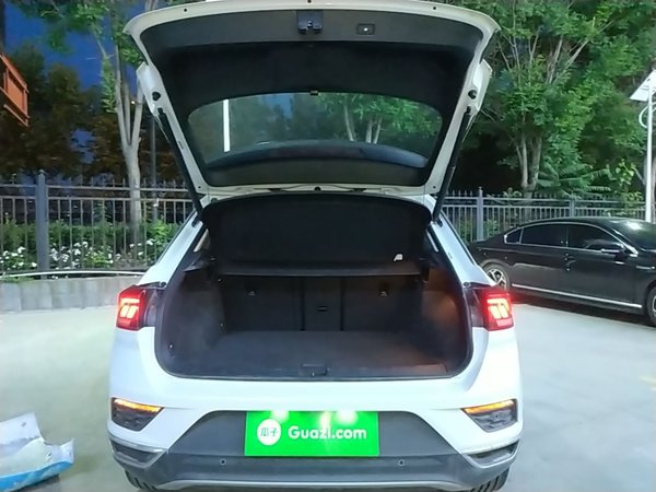 Volkswagen T-ROC 2020, 75900 км, за 12854 USD - фото 22