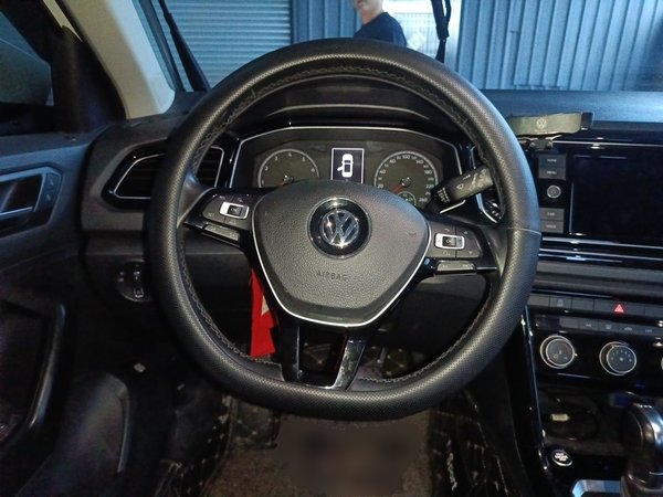 Volkswagen T-ROC 2020, 82700 км, за 8051 USD - фото 11