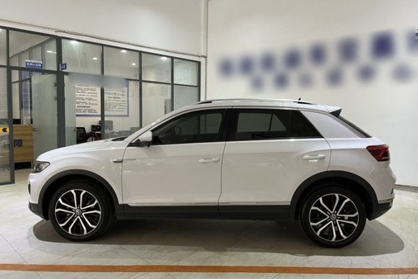 Volkswagen T-ROC 2021, 19700 км, за 17589 USD