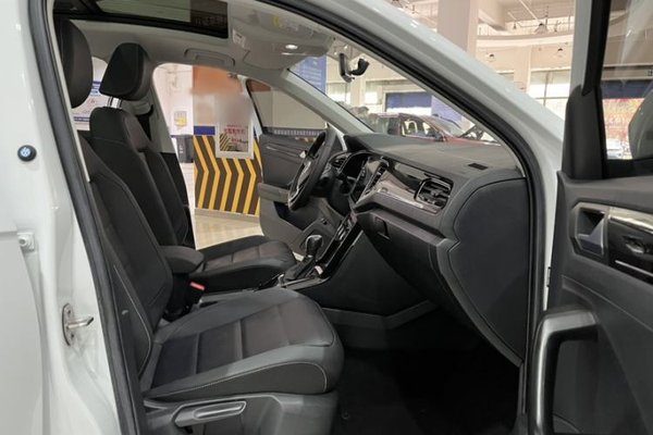 Volkswagen T-ROC 2021, 19700 км, за 17589 USD - фото 15