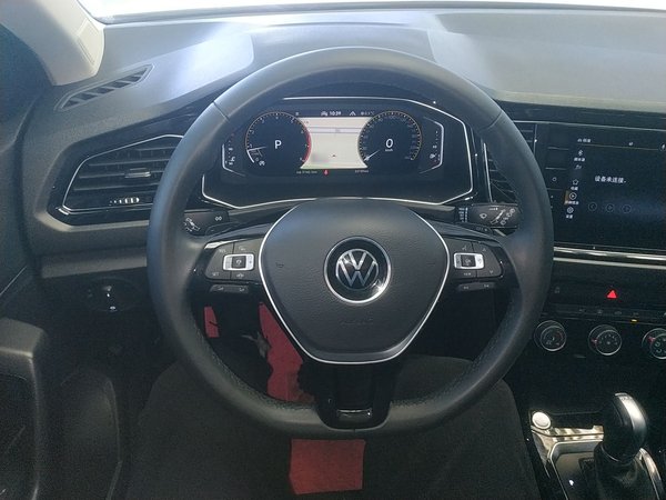 Volkswagen T-ROC 2021 280TSI DSG Two-Wheel Drive Comfort Connect Edition, 2021 года