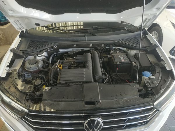 Volkswagen T-Roc 2021, 33700 км, за 13558 USD - фото 9