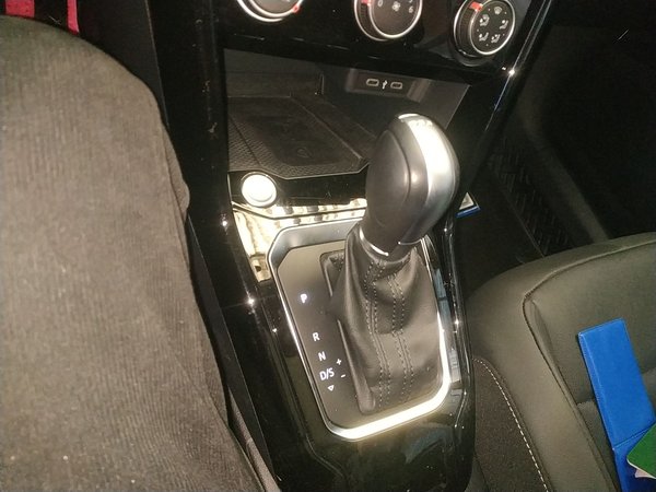 Volkswagen T-Roc 2021, 33700 км, за 13558 USD