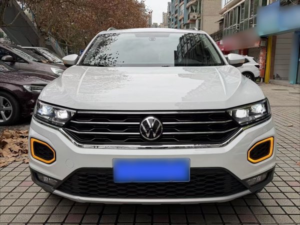 Volkswagen T-ROC 2021 280TSI DSG Two-Wheel Drive Comfort Connect Edition, 2021 года