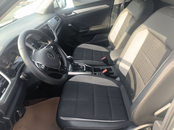 Volkswagen T-Roc 2021, 55900 км, за 12169 USD - фото 18