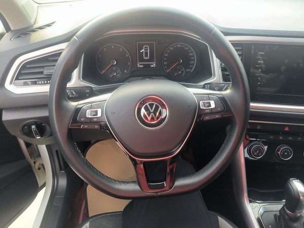 Volkswagen T-Roc 2021, 55900 км, за 12169 USD - фото 14