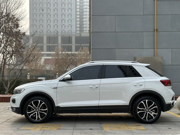 Volkswagen T-Roc 2021, 56800 км, за 14991 USD