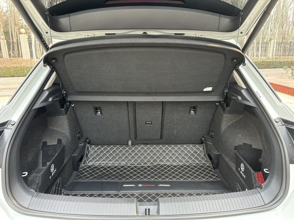 Volkswagen T-Roc 2021, 56800 км, за 14991 USD - фото 15