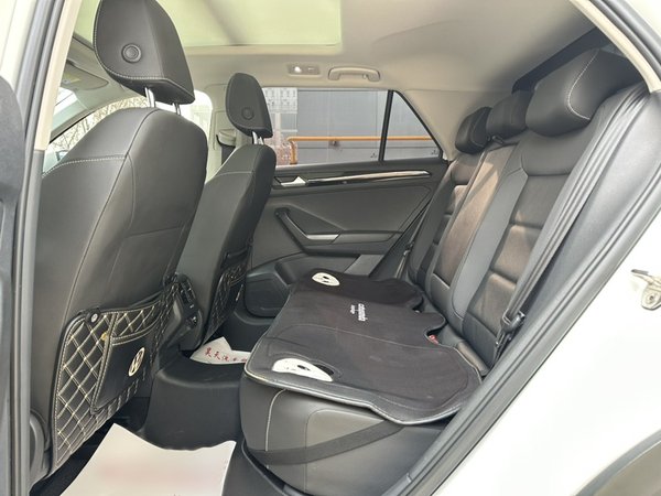 Volkswagen T-Roc 2021, 56800 км, за 14991 USD - фото 18