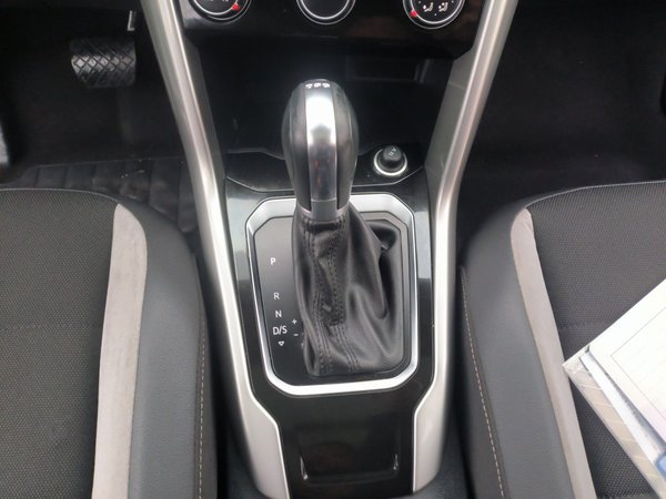 Volkswagen T-Roc 2021, 57200 км, за 11791 USD - фото 17