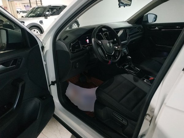 Volkswagen T-Roc 2021, 57900 км, за 13512 USD - фото 21