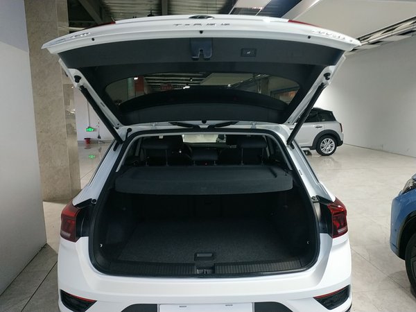 Volkswagen T-Roc 2021, 57900 км, за 13512 USD - фото 18