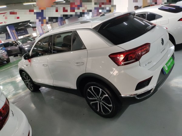 Volkswagen T-Roc 2021, 60300 км, за 13423 USD