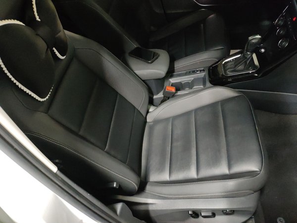 Volkswagen T-Roc 2021, 60300 км, за 13423 USD - фото 23