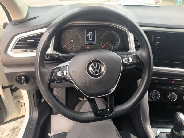 Volkswagen T-Roc 2021, 62400 км, за 10881 USD - фото 12