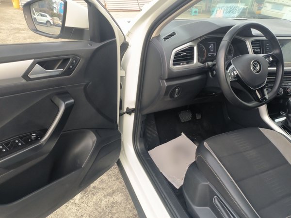 Volkswagen T-Roc 2021, 62400 км, за 10881 USD - фото 21