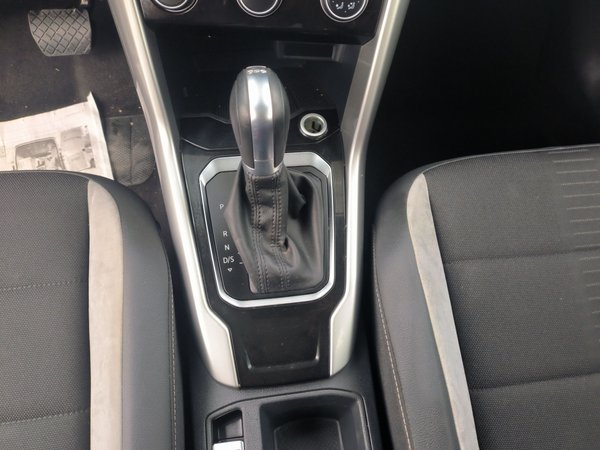 Volkswagen T-Roc 2021, 62400 км, за 10881 USD - фото 15