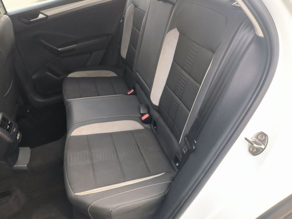 Volkswagen T-Roc 2021, 62400 км, за 10881 USD - фото 22