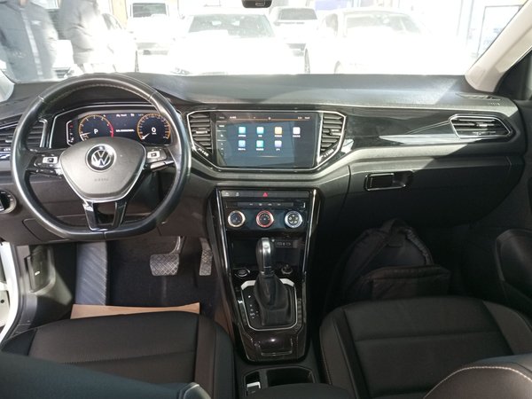 Volkswagen T-Roc 2021, 65500 км, за 15356 USD - фото 20