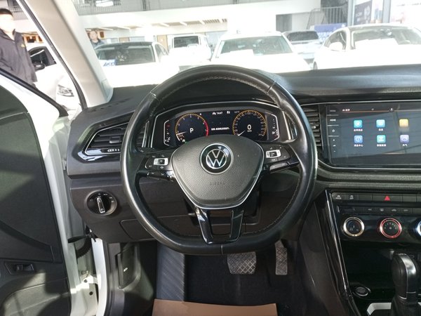 Volkswagen T-Roc 2021, 65500 км, за 15356 USD - фото 12