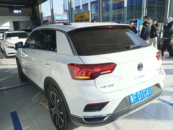 Volkswagen T-Roc 2021, 65500 км, за 15356 USD