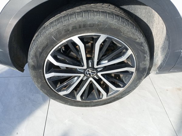 Volkswagen T-Roc 2021, 65500 км, за 15356 USD - фото 10