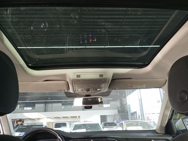 Volkswagen T-Roc 2021, 65500 км, за 15356 USD - фото 17