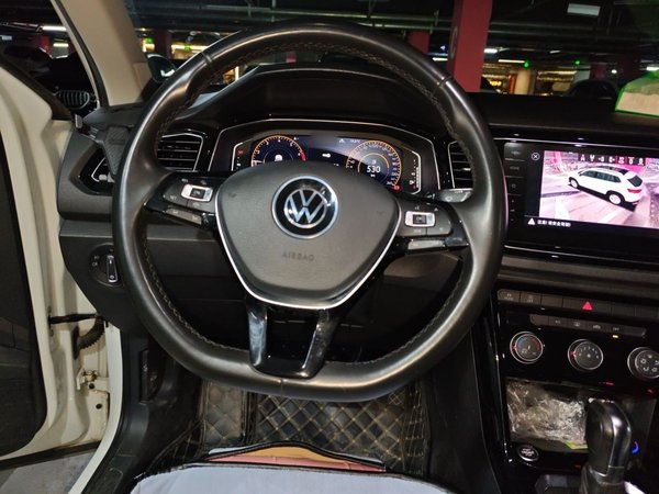 Volkswagen T-ROC 2021, 72400 км, за 10336 USD - фото 11